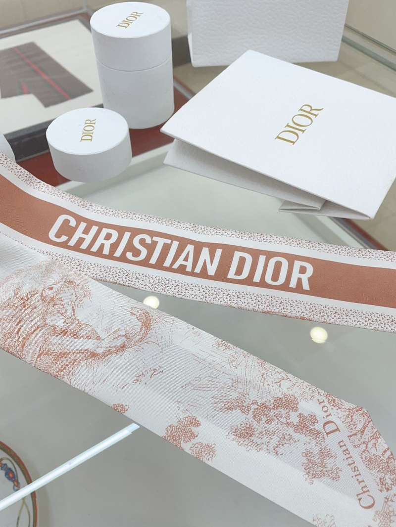 DIOR